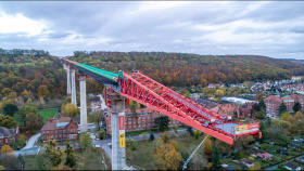 Nejrychlejší výsuv mostu postavil Metrostav v Pirně