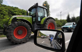 Traktory opět na silnicích